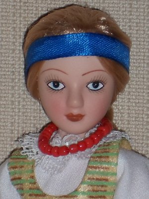 Куклы в народных костюмах №44 Кукла в литовском девичьем костюме