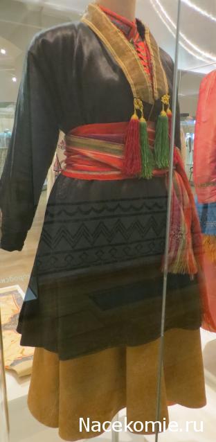 Куклы в народных костюмах №37 Кукла в девичьем костюме старообрядцев-"поляков" Томской губернии