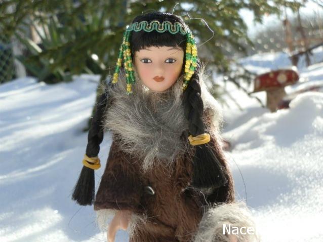 Куклы в народных костюмах №51 Кукла в чукотском зимнем костюме