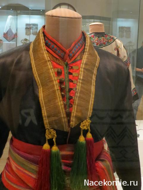 Куклы в народных костюмах №37 Кукла в девичьем костюме старообрядцев-"поляков" Томской губернии