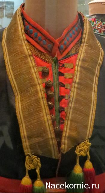 Куклы в народных костюмах №37 Кукла в девичьем костюме старообрядцев-"поляков" Томской губернии