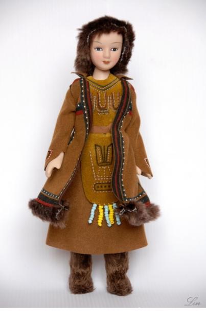 Куклы в народных костюмах №47 Кукла в эвенкийском зимнем костюме