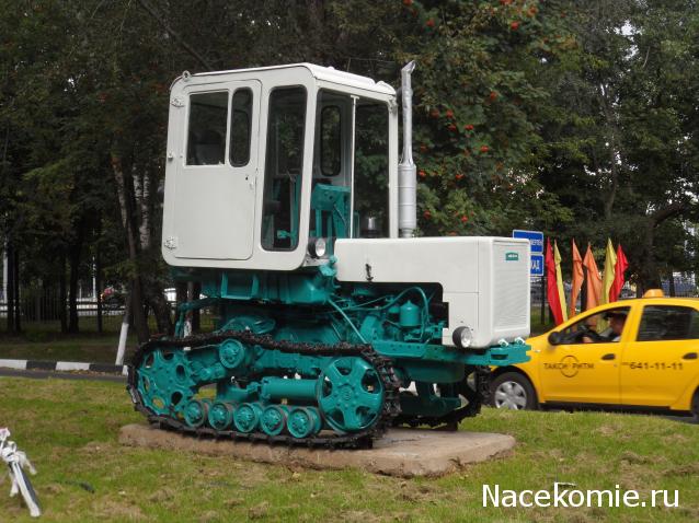 Тракторные музеи/выставки/памятники