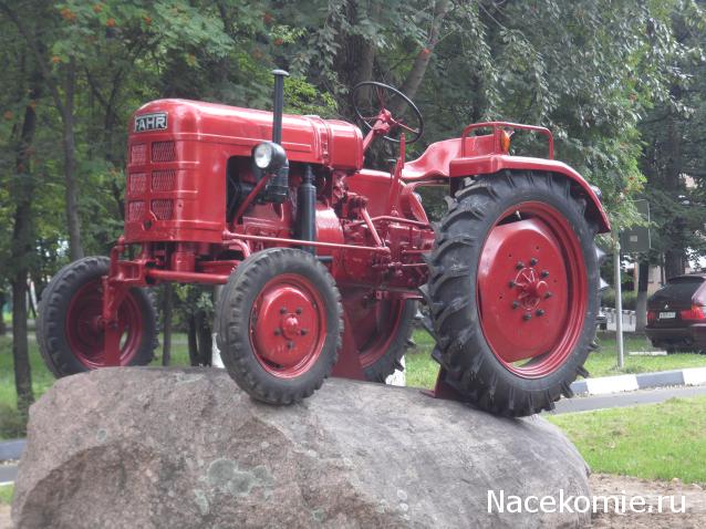 Тракторные музеи/выставки/памятники