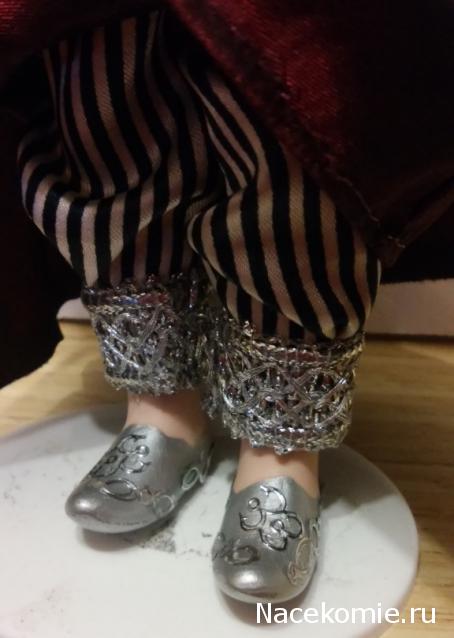 Куклы в народных костюмах №63 Кукла в праздничном костюме крымской татарки