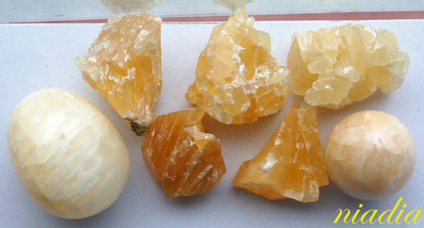 Минералы Подземные Богатства №17 - Желтый Кальцит