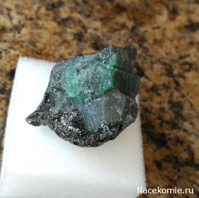 Минералы Подземные Богатства №20 - Берилл