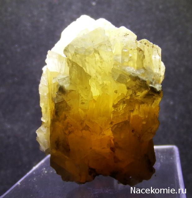 Минералы Подземные Богатства №17 - Желтый Кальцит