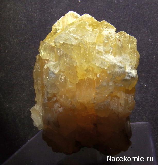 Минералы Подземные Богатства №17 - Желтый Кальцит