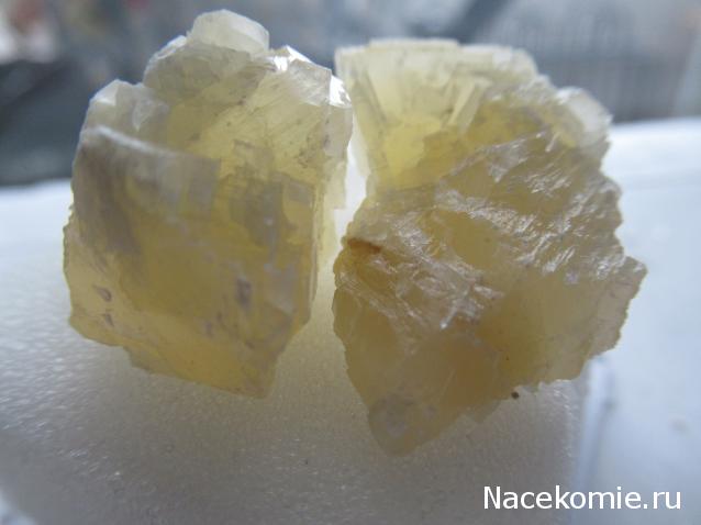 Минералы Подземные Богатства №17 - Желтый Кальцит