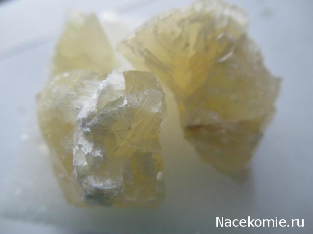 Минералы Подземные Богатства №17 - Желтый Кальцит