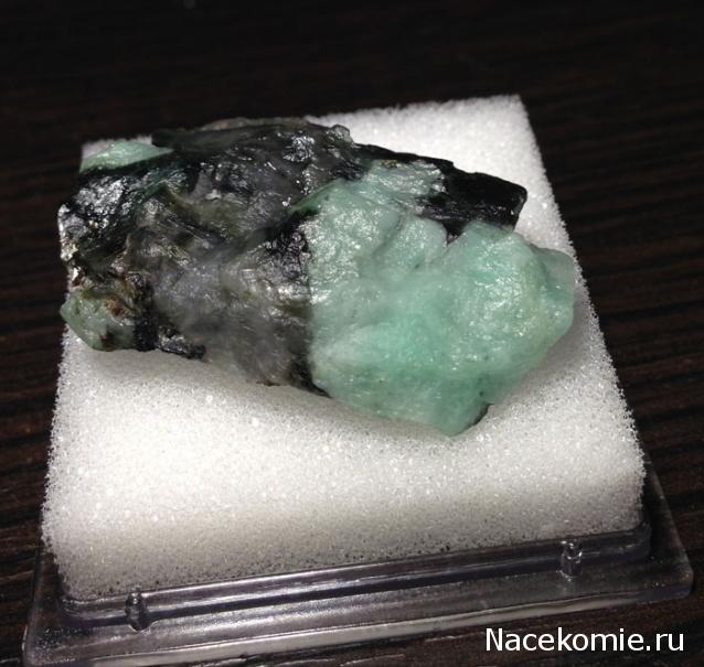 Минералы Подземные Богатства №20 - Берилл