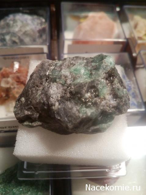 Минералы Подземные Богатства №20 - Берилл