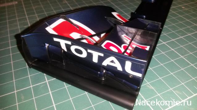 Болид Формулы-1 Red Bull Racing's RB7 1/7