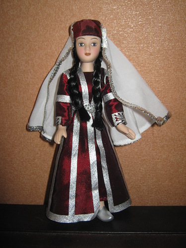Куклы в народных костюмах №63 Кукла в праздничном костюме крымской татарки