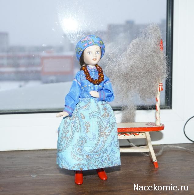 Куклы в народных костюмах №37 Кукла в девичьем костюме старообрядцев-"поляков" Томской губернии