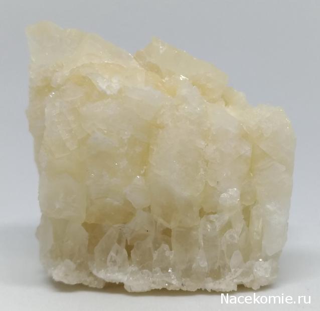 Минералы Подземные Богатства №17 - Желтый Кальцит