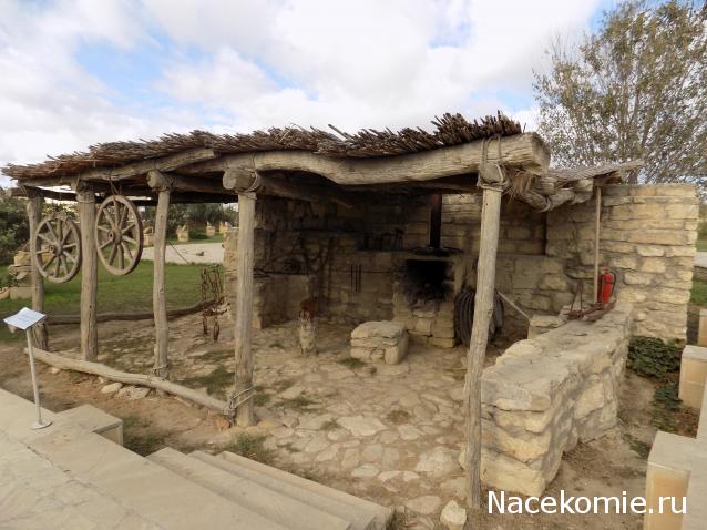 Куклы в народных костюмах №32 Кукла в азербайджанском праздничном костюме