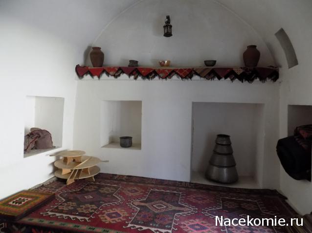 Куклы в народных костюмах №32 Кукла в азербайджанском праздничном костюме