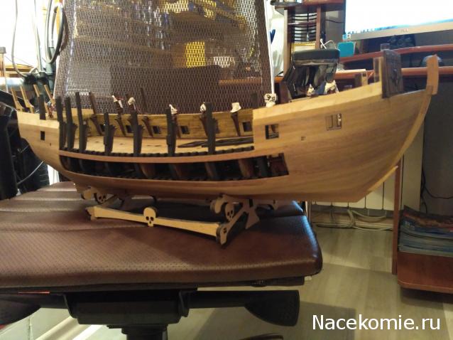 Собери Чёрную Жемчужину. Сборка: обшивка корпуса