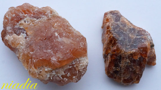 Минералы Подземные Богатства №67 - Гессонит