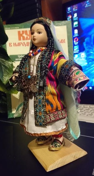 Куклы в народных костюмах №12 Кукла в узбекском летнем костюме