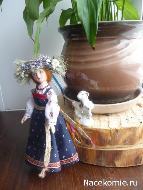 Куклы в народных костюмах №55 Кукла в девичьем костюме Астраханской губернии
