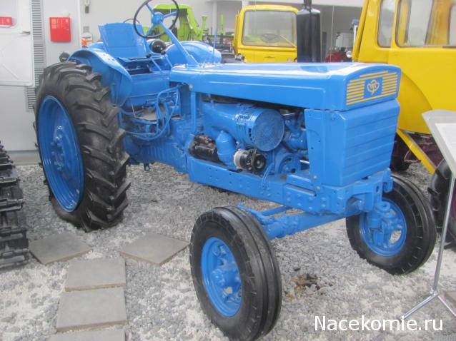 Тракторные музеи/выставки/памятники