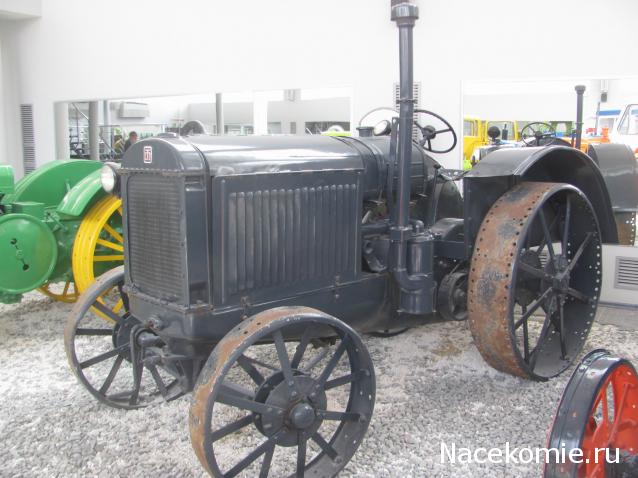 Тракторные музеи/выставки/памятники