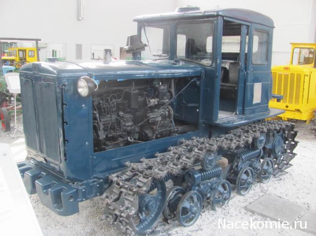 Тракторные музеи/выставки/памятники