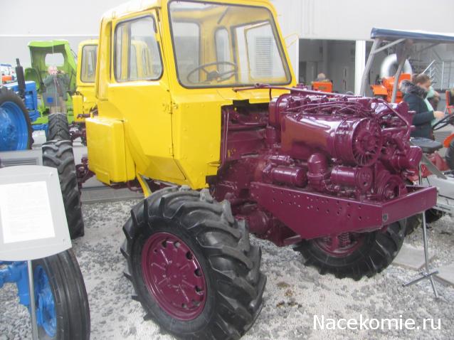 Тракторные музеи/выставки/памятники