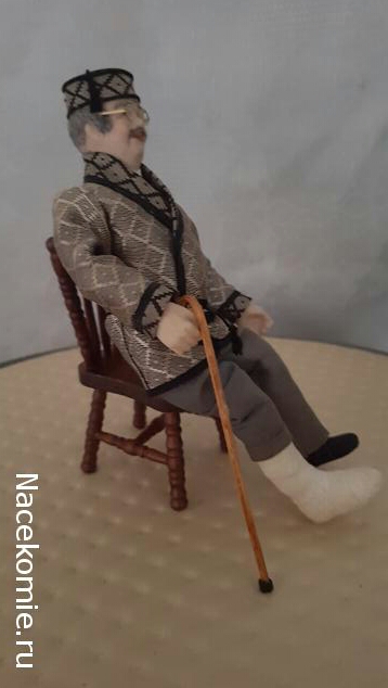 Кукольный Дом №13 - Кухонный Стул