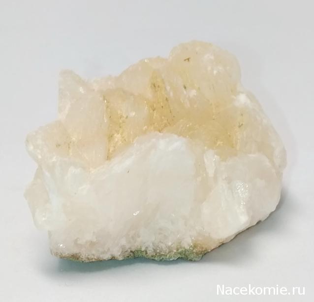 Минералы Подземные Богатства №88 - Стильбит