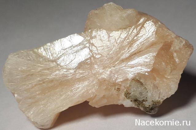 Минералы Подземные Богатства №88 - Стильбит