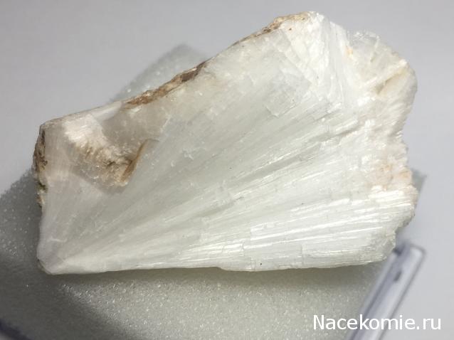 Минералы Подземные Богатства №88 - Стильбит