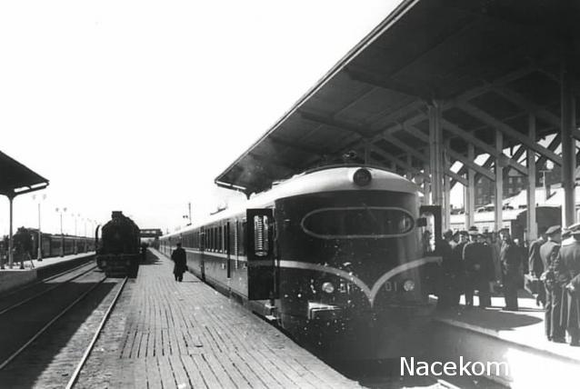 Рельсы, рельсы, шпалы, шпалы ...