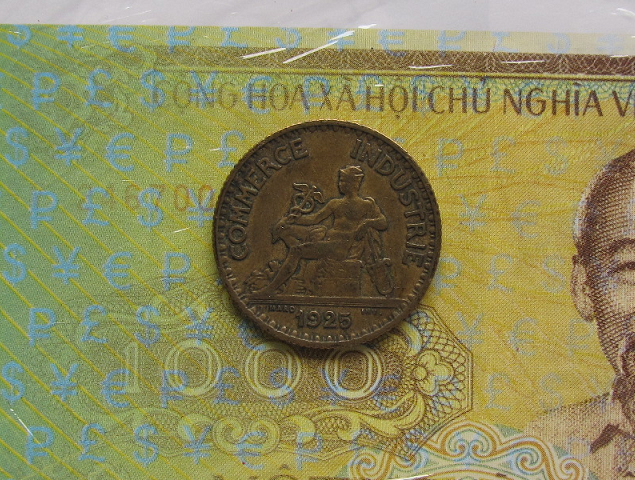 Деньги Мира №27 - Банкнота 1000 донгов (Вьетнам) + монета 1 шиллинг (Кения)