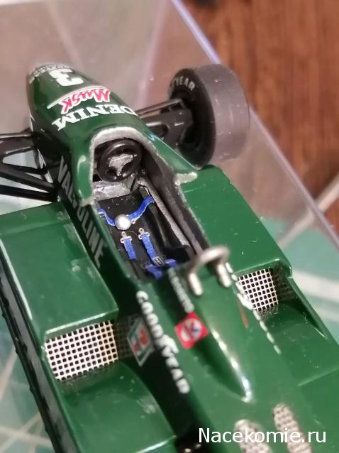 Formula 1 №29 - Tyrrell 011 - Микеле Альборето (1982)