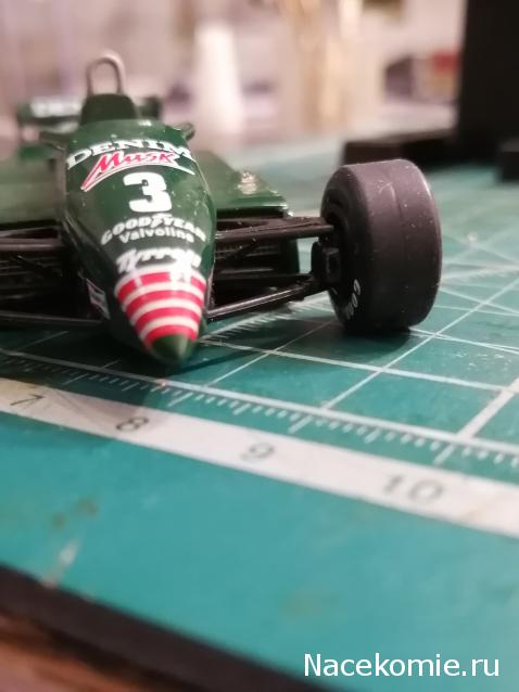 Formula 1 №29 - Tyrrell 011 - Микеле Альборето (1982)