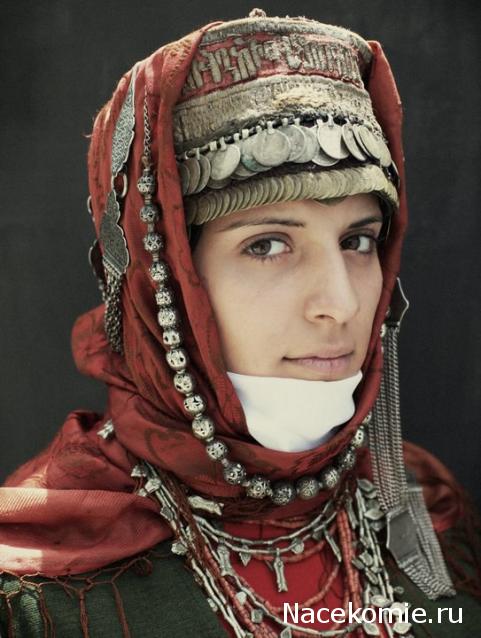 Куклы в народных костюмах №20 Кукла в армянском праздничном костюме