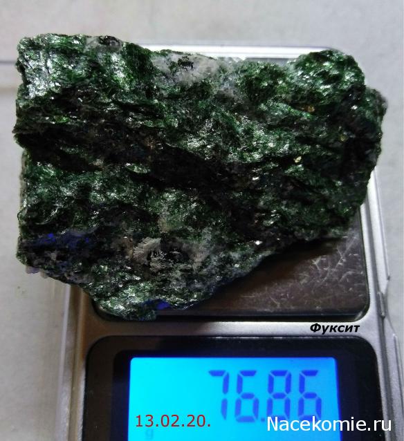 Минералы №15 - Фуксит