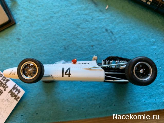 Formula 1 №10 - Honda RA 300 Джон Сёртис (1967)