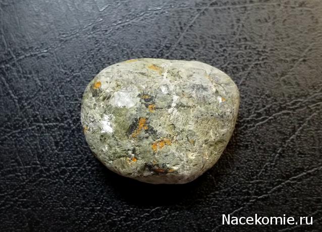 Минералы №15 - Фуксит