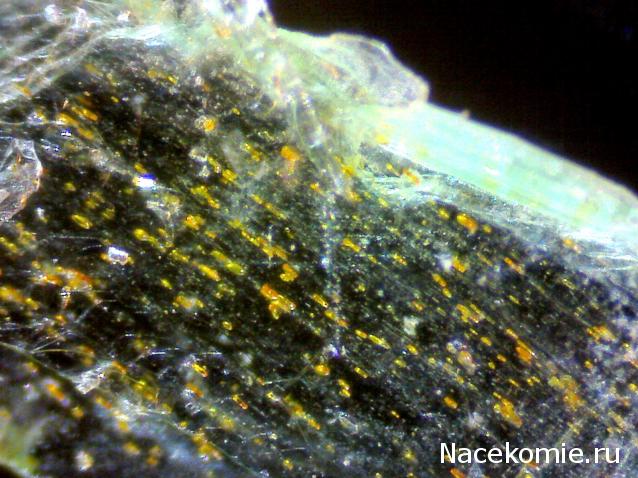 Минералы №15 - Фуксит