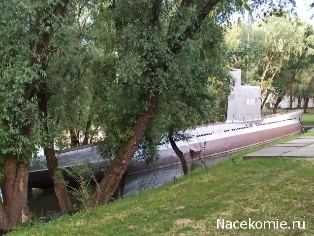 Краснодар. Площадка с военной техникой в парке Победы.