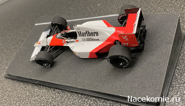Formula 1 №30 - McLaren MP4/5B - Айртон Сенна (1990)