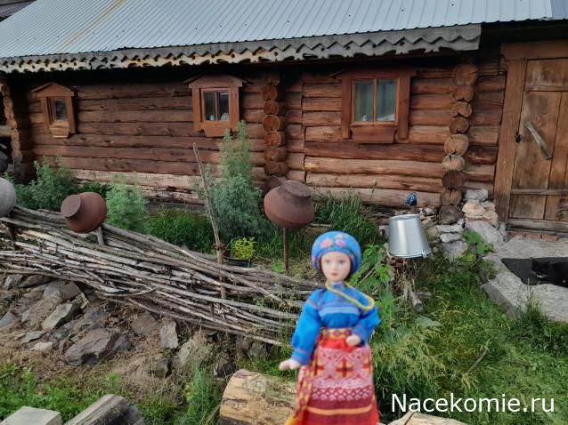Куклы в народных костюмах №37 Кукла в девичьем костюме старообрядцев-"поляков" Томской губернии