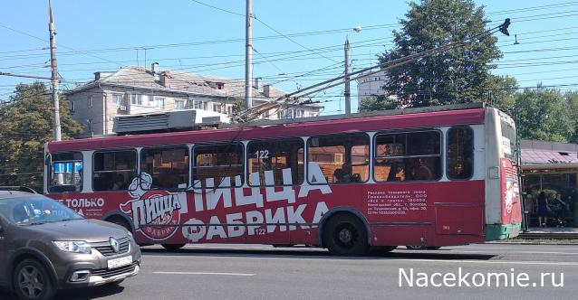 Реклама на борту пассажирского транспорта.