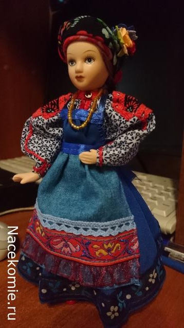 Куклы в народных костюмах №37 Кукла в девичьем костюме старообрядцев-"поляков" Томской губернии