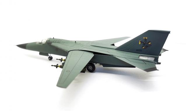 F-Toys VS16 Су-24 и F-111 в 1/144